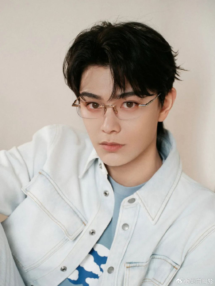 看开吧,内娱就是一个巨大的动物世界|动物世界|帅哥|牛_新浪新闻