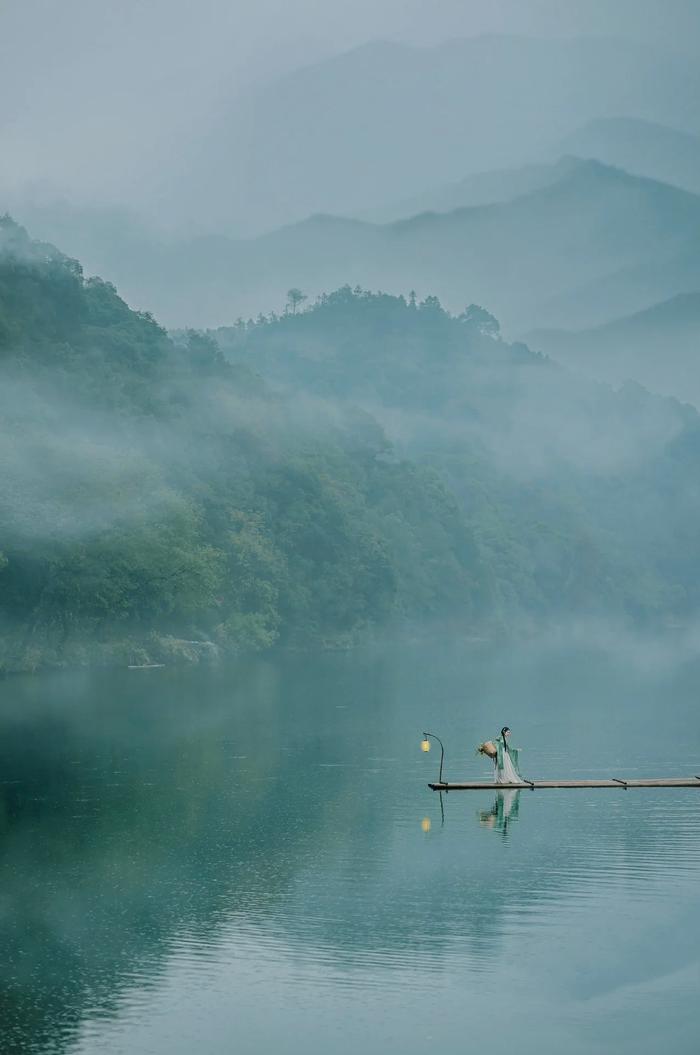 划小舟图片