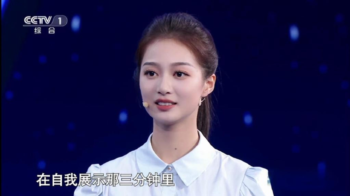 被康辉称赞从容镇定,拿下首场分赛冠军的冯琳,分数真的虚高吗?|央视|冯琳|康辉_新浪新闻