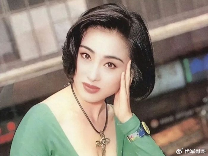 揭秘55岁张敏与小10岁老公的幸福婚姻生活|向华胜|汪雨|刘永辉|王晶|传单_新浪新闻