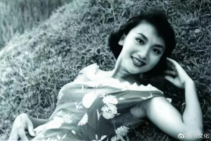 1976年金庸婚内出轨,撕掉离婚书挽留妻子,朱玫痛心:已回不去了