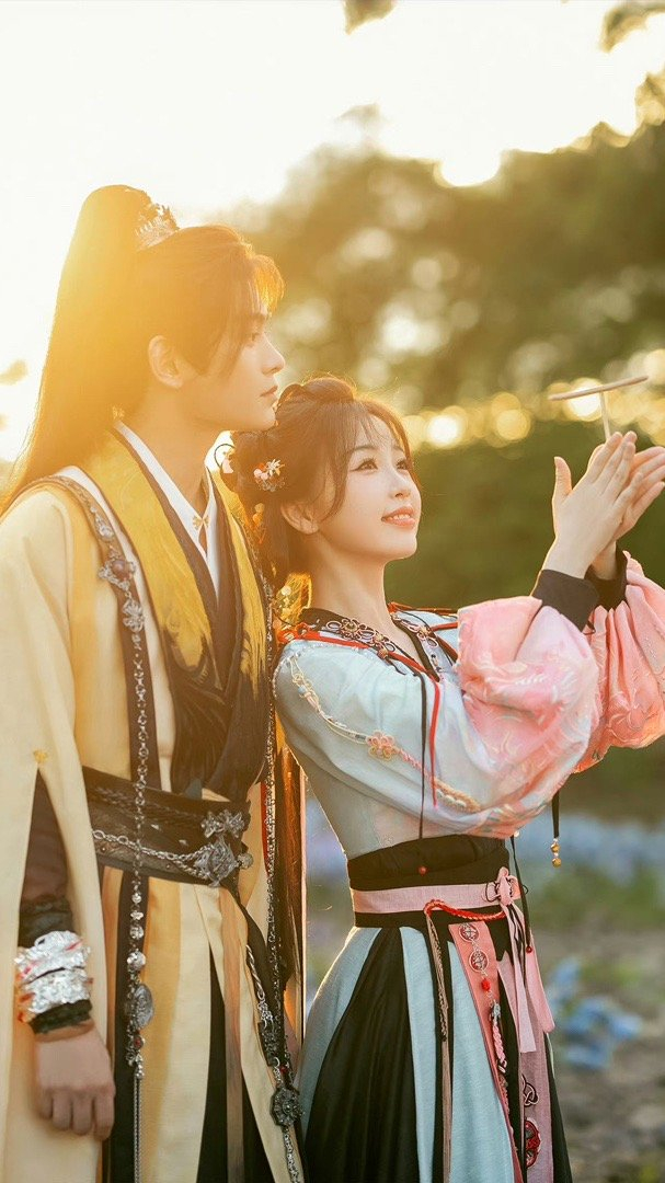 春天就要看点漂亮小女孩小男孩谈恋爱呀!