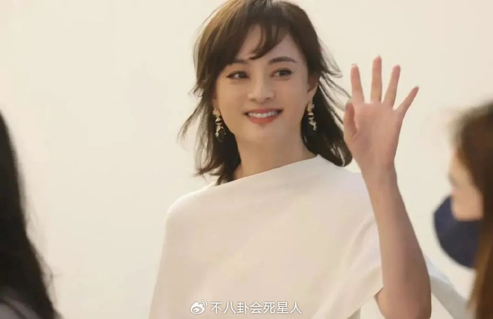 41岁孙俪和44岁胡杏儿同框,皮相美和骨相美的区别就出来了