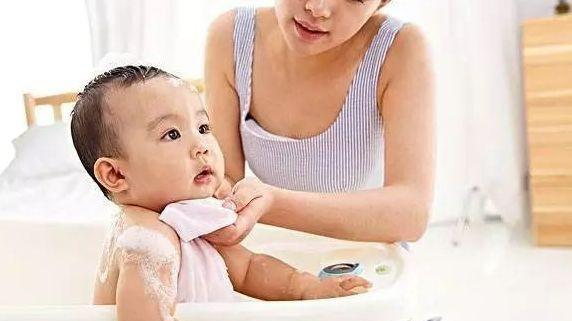 在这6种情况下，孩子再脏也先忍忍，不然会让孩子很受伤的