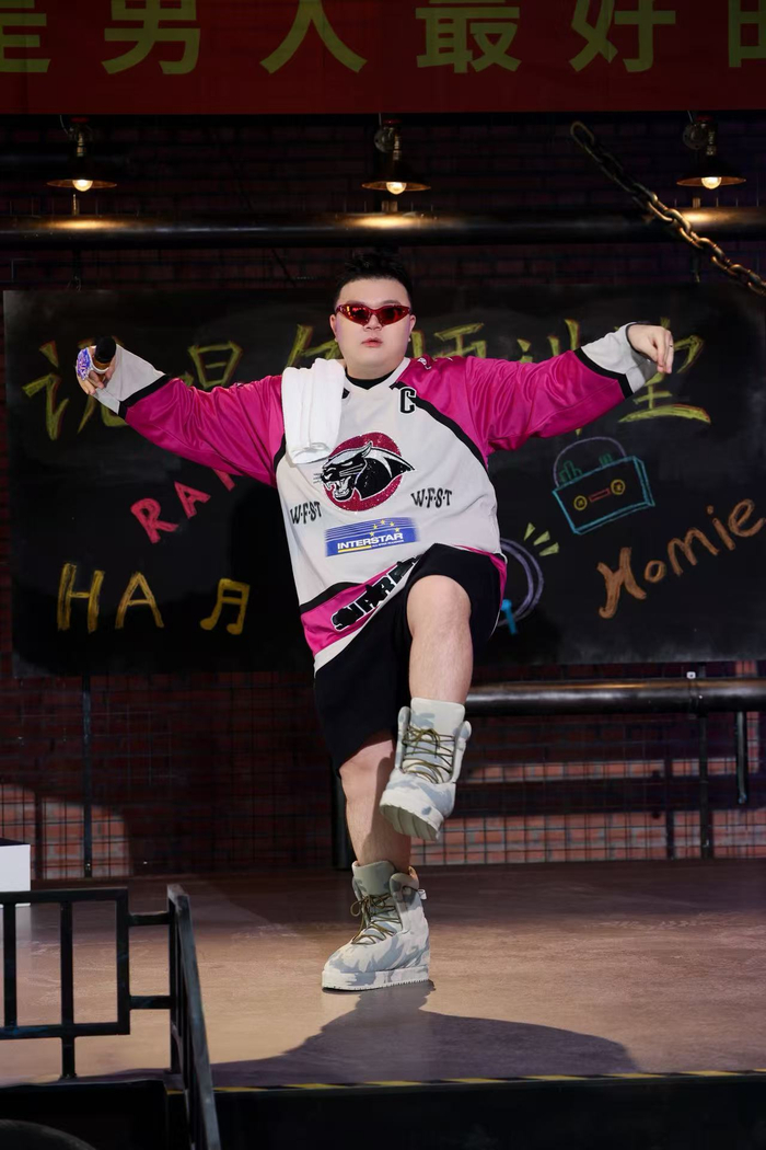 艾福杰尼当爸前后形象反差大,从黑怕少年变松弛奶爸