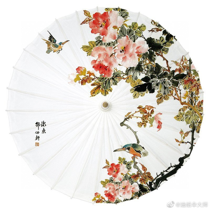 油纸伞是世界上最早的雨伞,纯手工制成