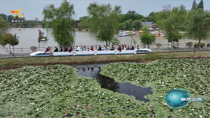 "五一"假期第二天,天气晴好,阜南县南湖公园等景区游客接踵而至,人气