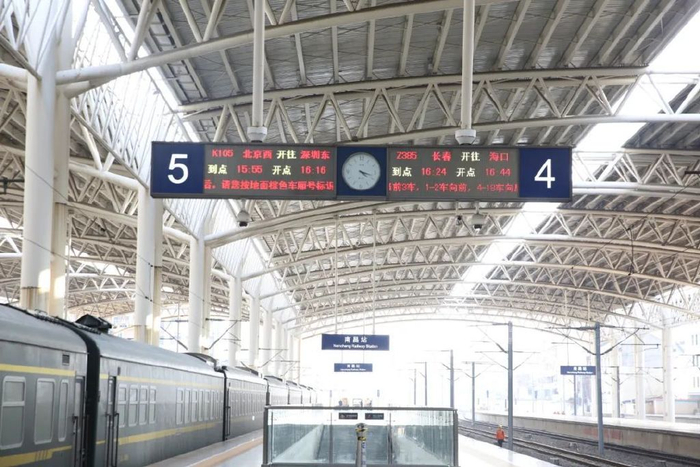 车站里的这些显示屏,您了解吗?__财经头条