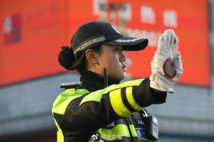 这支女子骑警队,飒!| 致敬了不起的她|邯郸市_新浪新闻