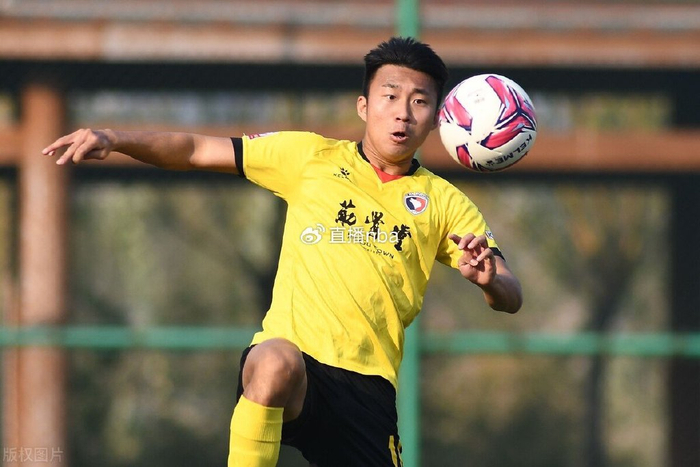 国安当初幸好没留下他如今27岁却只能踢中冠联赛曾是李明爱徒
