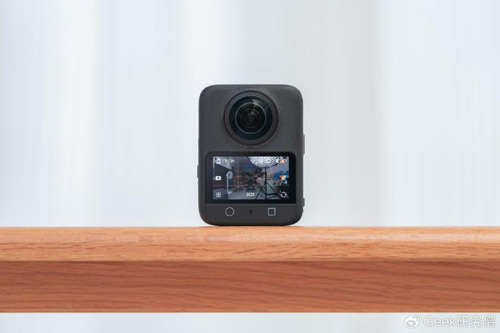 大疆 Osmo 360：双 1 英寸 + 8K/50fps，改写全景相机市场格局__财经头条__新浪财经