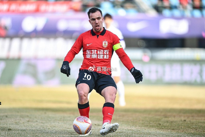 前巴甲豪门指挥官已同意入籍驰援国足,就等足协发出邀请|塞尔吉尼奥