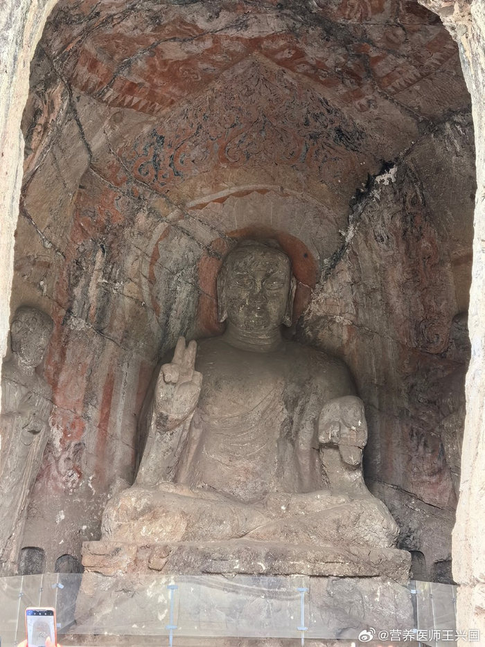 洛阳,龙门石窟 人比佛多__财经头条