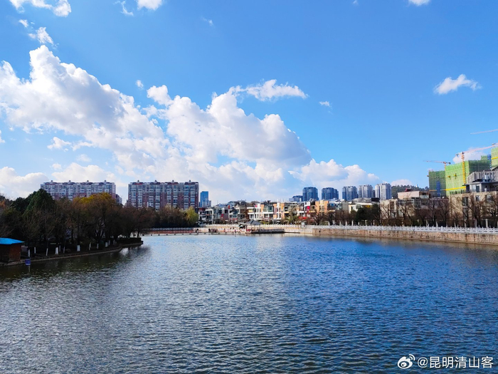 昆明冬天的月牙塘公园