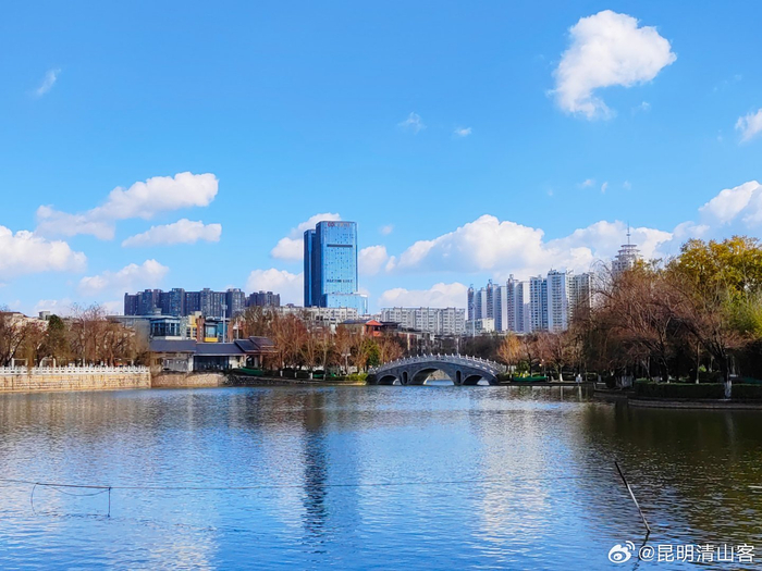 昆明冬天的月牙塘公园