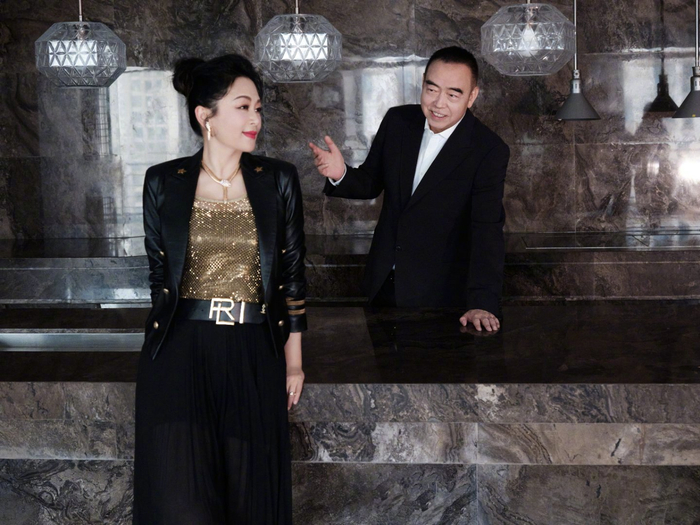 陈凯歌陈红共同现身古城荆州携手出席2024中国电影大数据荣誉之夜