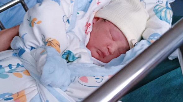 婴儿多大“认识妈妈”？比想象中要早，别弄错