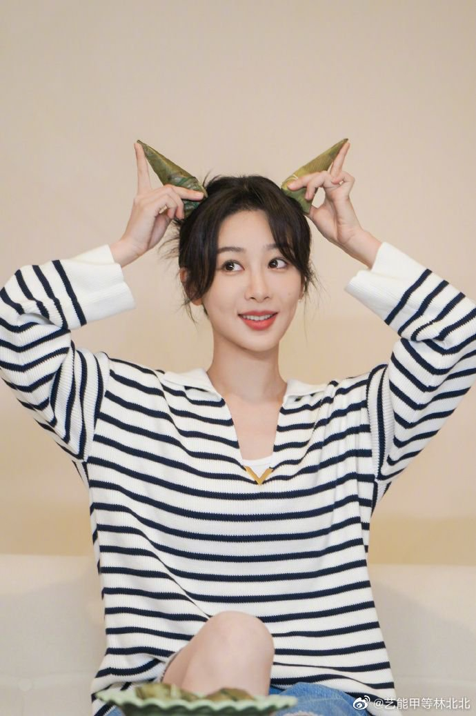 景甜|杨丞琳|古力娜扎|欧阳娜娜|宋雨琦|张予曦|许佳琪(按图片顺 )