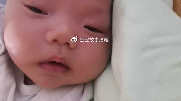 母乳喂养时，这一习惯也要避免，容易越喂越少