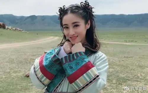 11年前,举报张艺谋超生的“谋女郎”何珺,如今36岁怎样了?