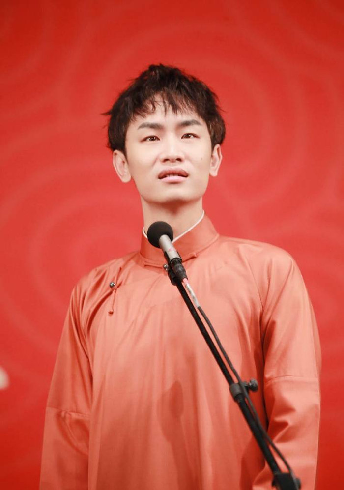 郭霄汉爱心粉丝助力乡村教育振兴捐赠爱心图书角|尚九熙|郭霄汉_新浪