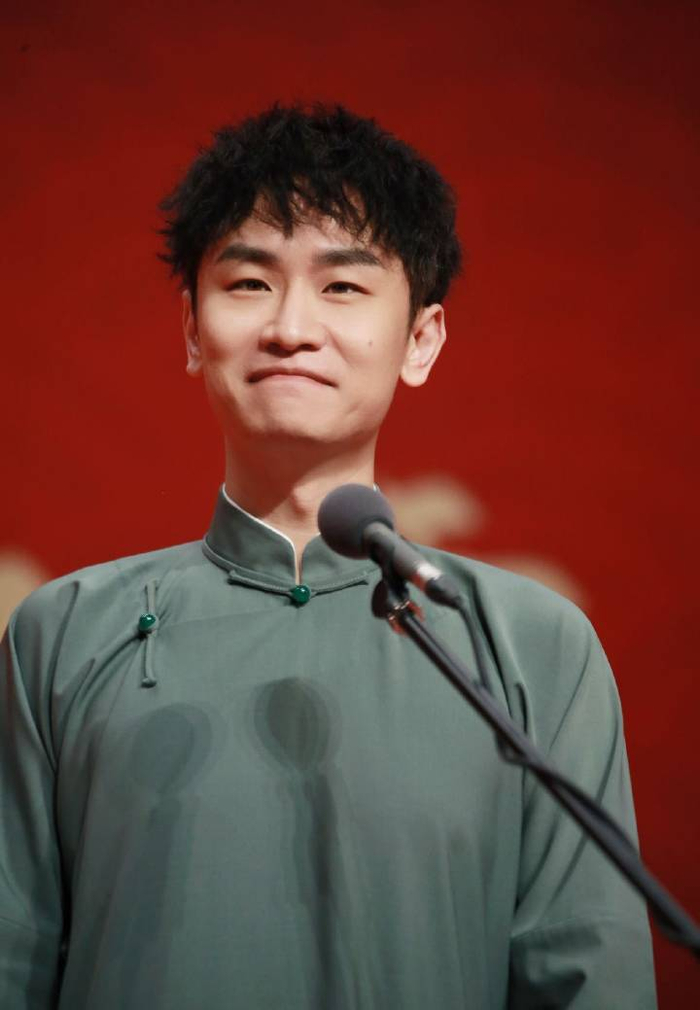 郭霄汉爱心粉丝助力乡村教育振兴捐赠爱心图书角|尚九熙|郭霄汉_新浪