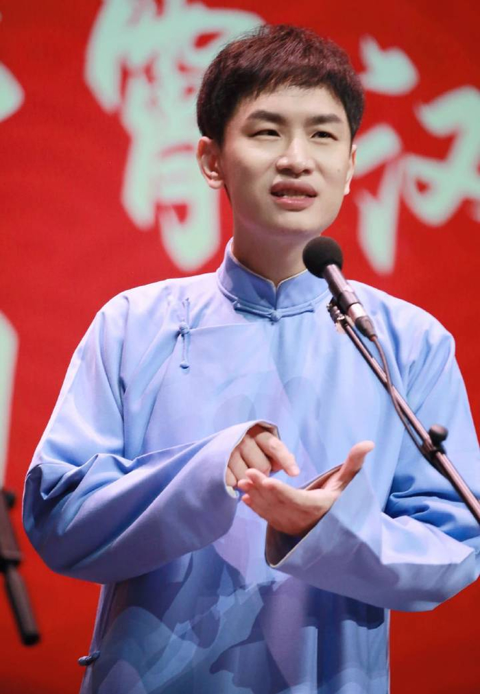 郭霄汉爱心粉丝助力乡村教育振兴捐赠爱心图书角|尚九熙|郭霄汉_新浪