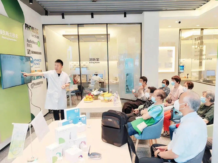 agetech丨国际巨头盯上银发人群,中国助听器市场强势起