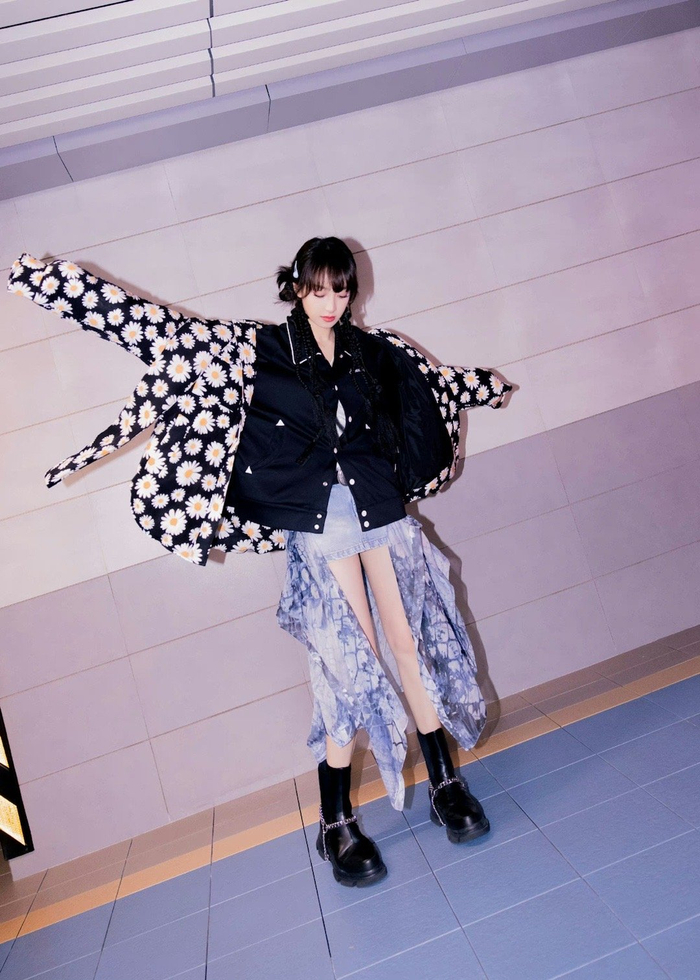 宋茜双十一晚会彩排造型释出,双丸子头麻花辫……__财经头条