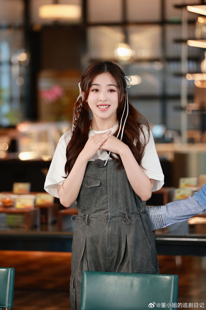 是会撒娇又爱吃的小女孩一枚 说张含韵十八岁都会有人信吧……|张含韵