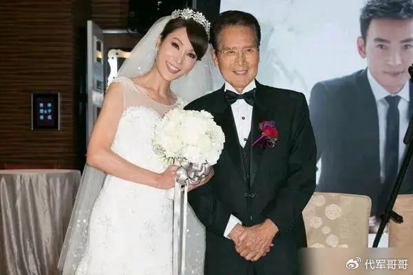 他的女儿林芊钰在与丈夫焦恩俊离婚后似乎一直未曾再婚.