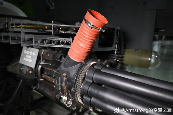 a10的复仇者机炮