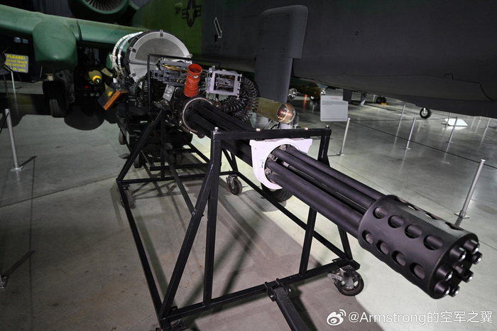 a10的复仇者机炮