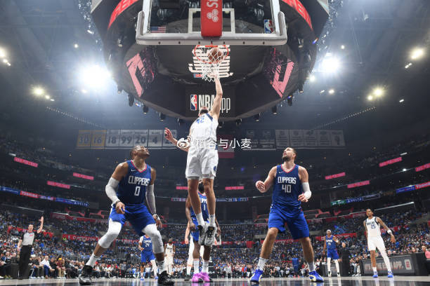 快船球迷都乐开花了!独行侠竟然敢让这位全不能内线出场26分钟?