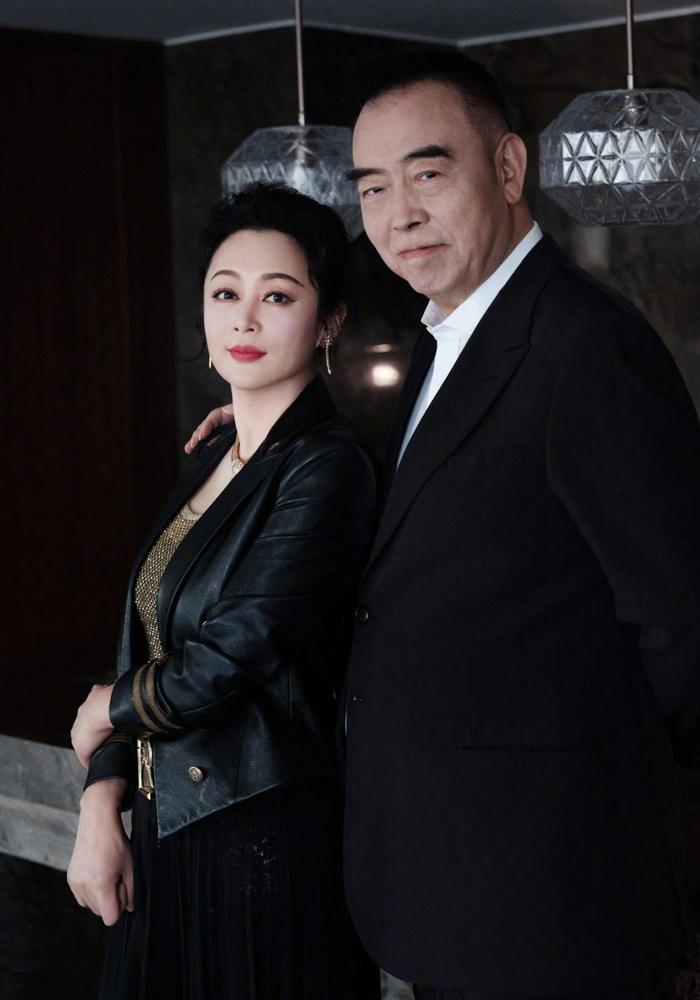 陈凯歌陈红共同现身古城荆州,携手出席2024中国电影大数据荣誉之夜