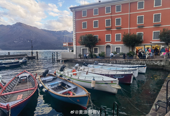 来到加尔达湖周围的一个柠檬小镇,因为这边是柠檬原产地所以一切跟