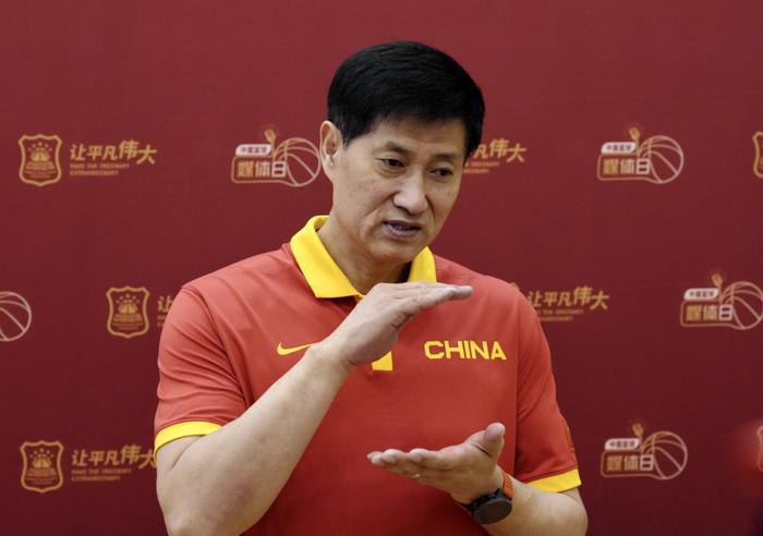 中国u17男篮主教练李晓勇