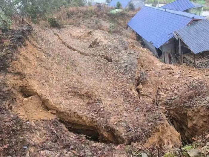 张家界一乡成功避险山体滑坡地质灾害