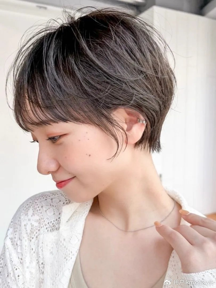 30 到 40 岁女性,剪挂耳短发就对了,好看时尚很精致