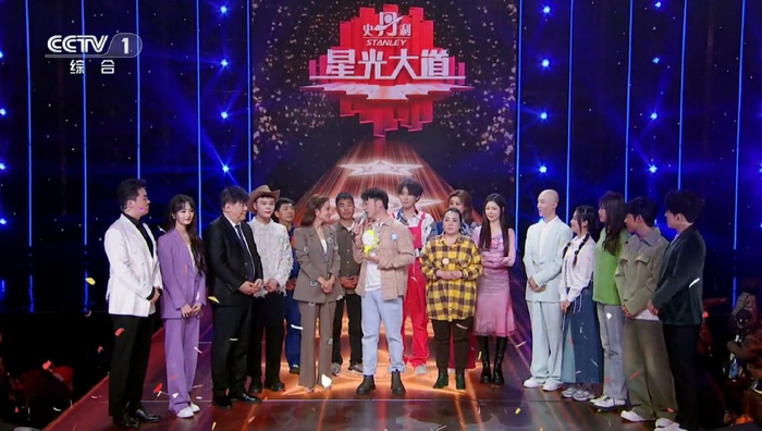 主持严尚嘉,观众讨厌的评委也走了|张英席|星光大道|改版_新浪新闻