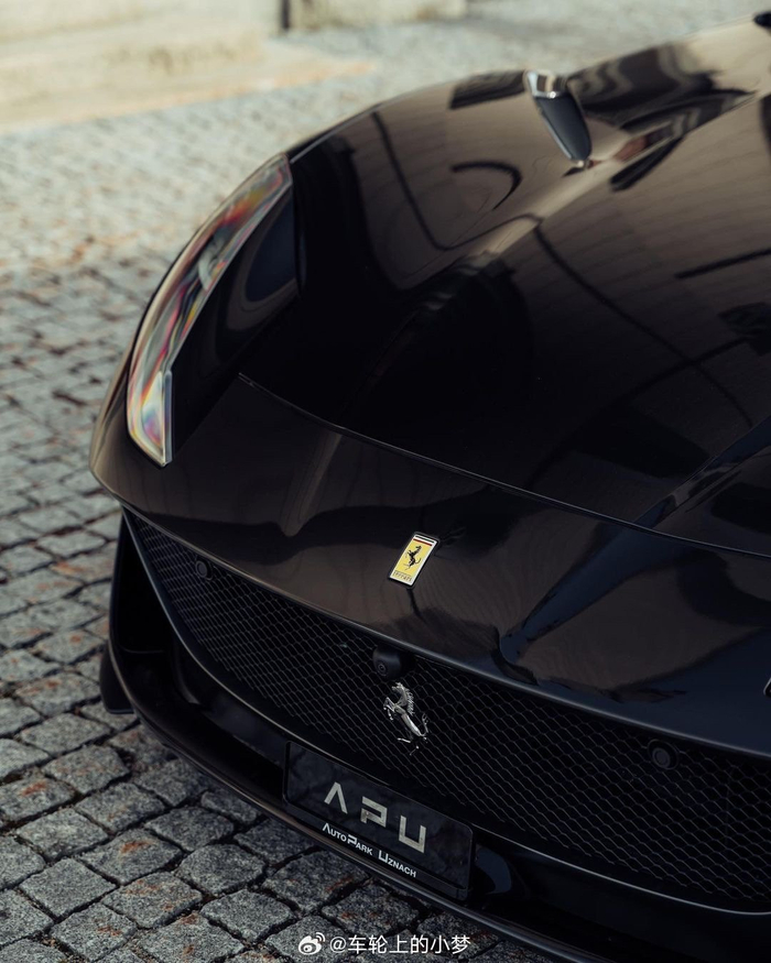 法拉利812superfast