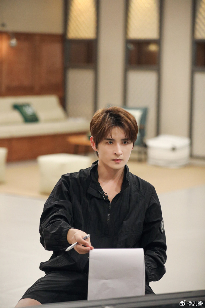 毕竟不做嘉宾也是一件不错的事情 这代表着感情顺利嘛,永远真诚的张远