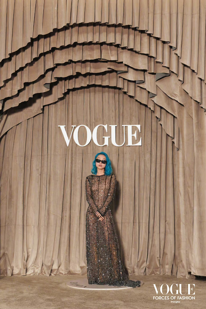 vogue现任主编章凝遭质疑anna这次中国行怕是另有原因