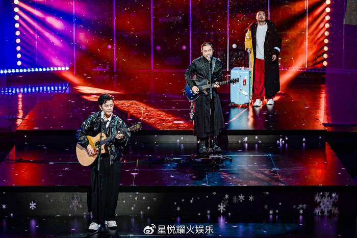 王晓天以全原创舞台夺得央视《星光大道》2025年度亚军__财经头条__新浪财经