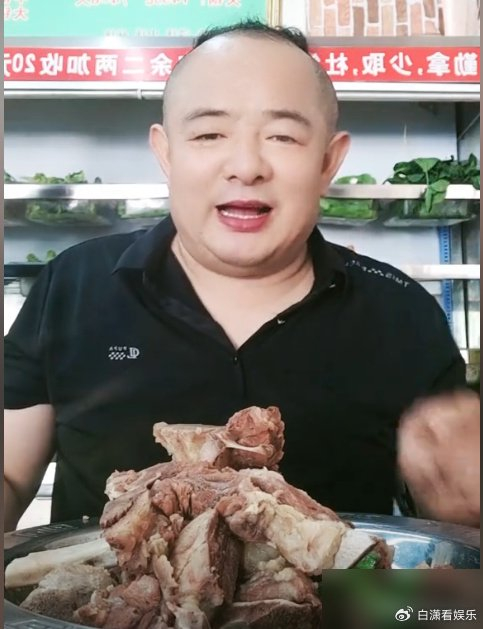 网红"新蔡骨头哥"去世,生前常吃甲鱼惹争议,大口吃廉价大骨头