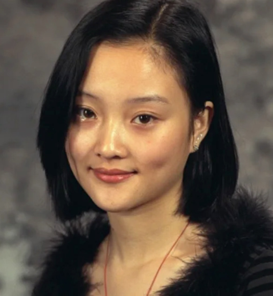 李小璐整容前后对比尽显惊艳.