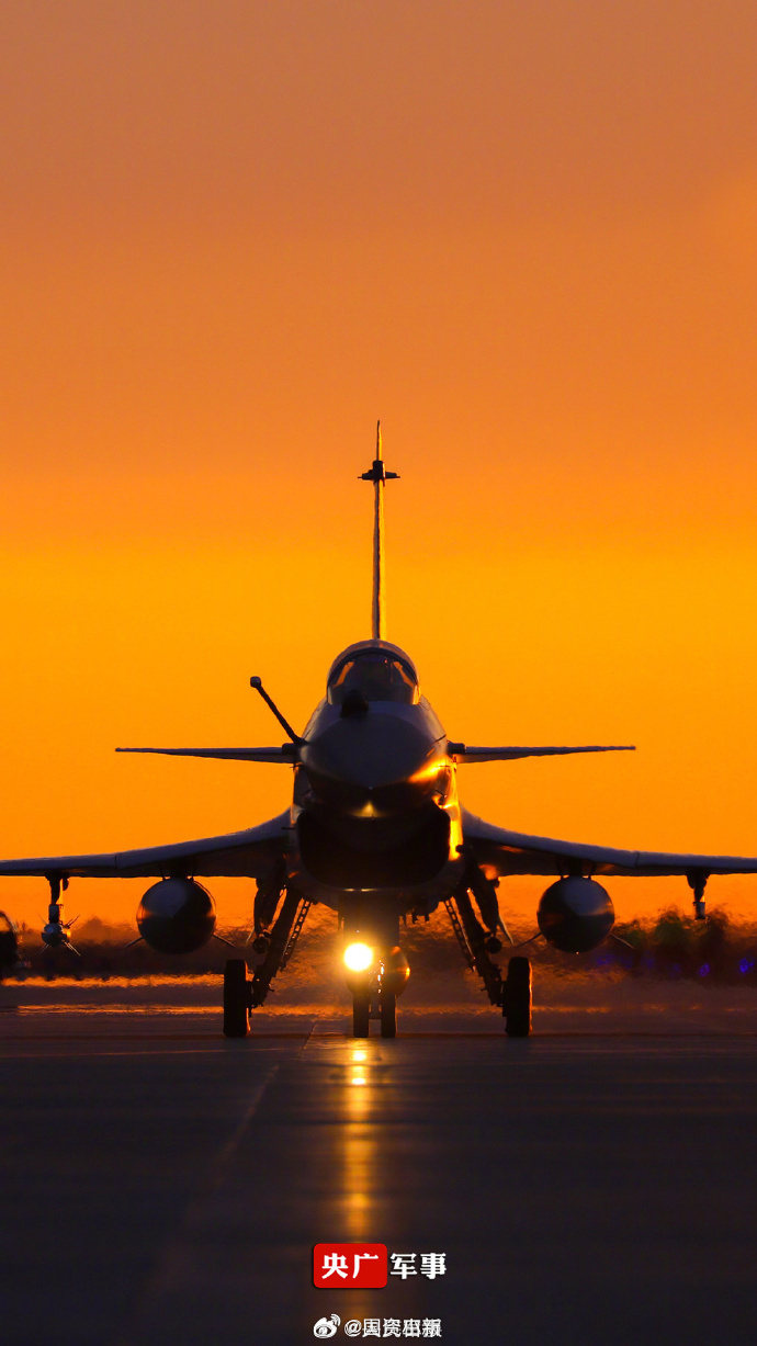 今天歼10首飞26周年