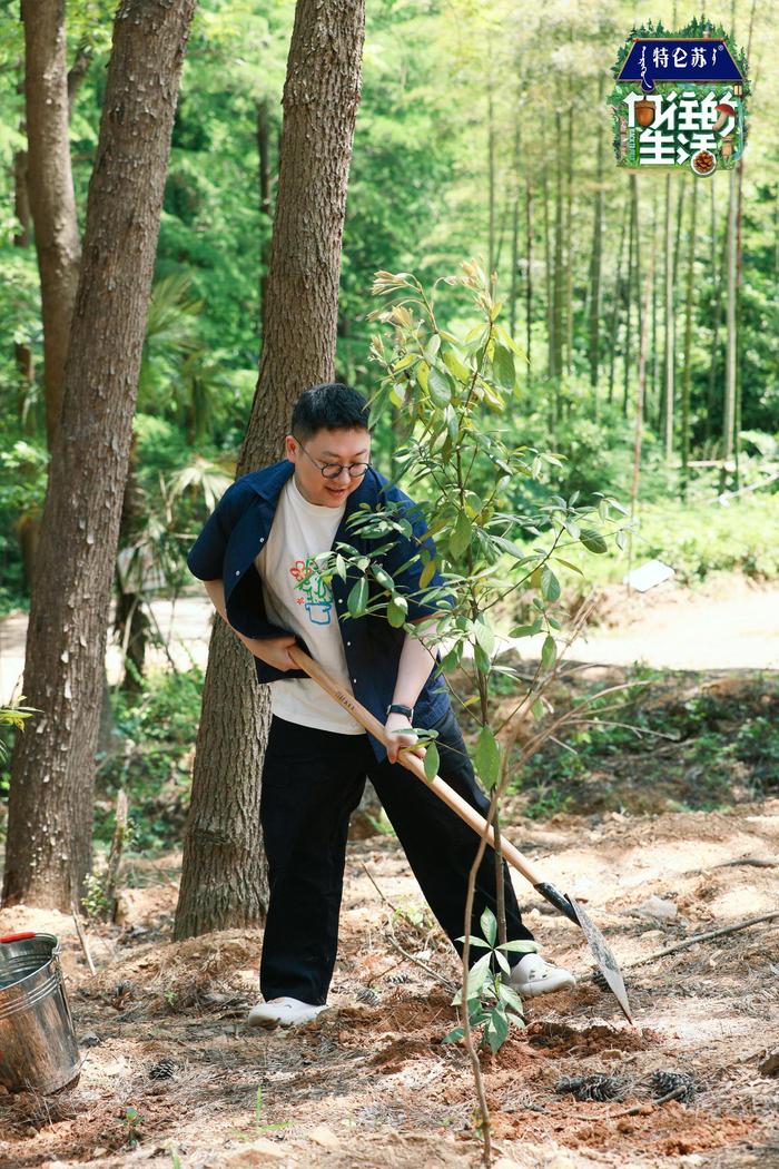 蘑菇屋小队@黄磊微博 @何炅 @那英 @秦昊jeff