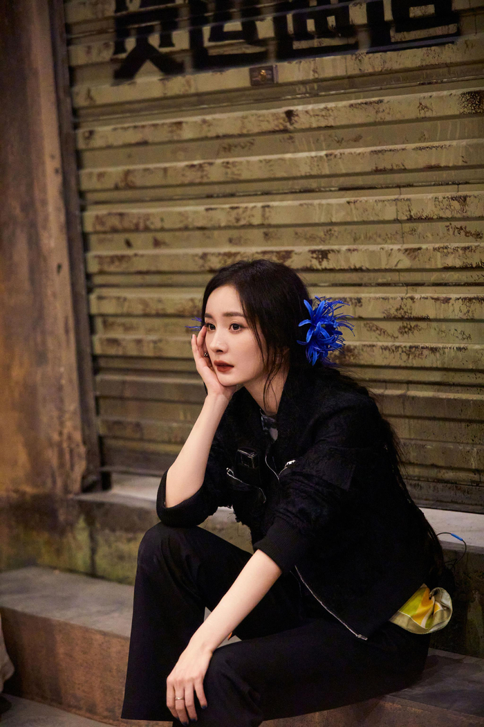 托腮小幂,喜欢喜欢|杨幂_新浪新闻