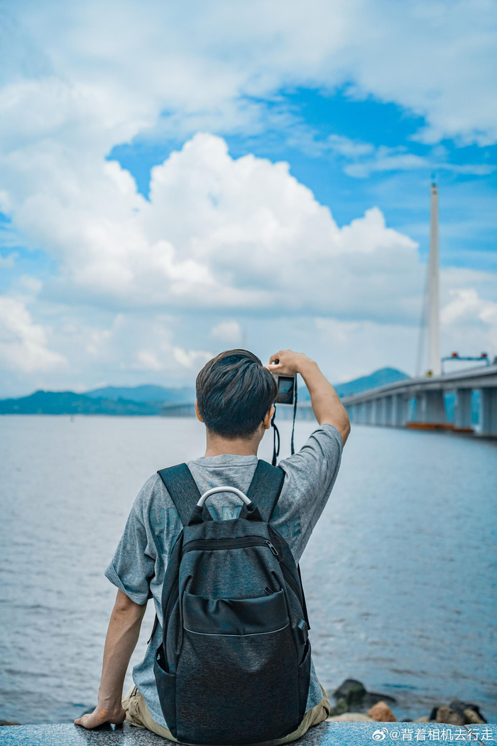 不成木讷树只做自由风海边漫步